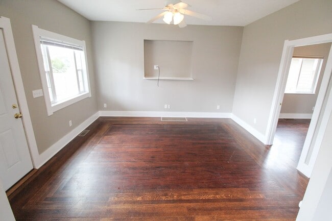 Building Photo - 2108 W Montgomery Ave