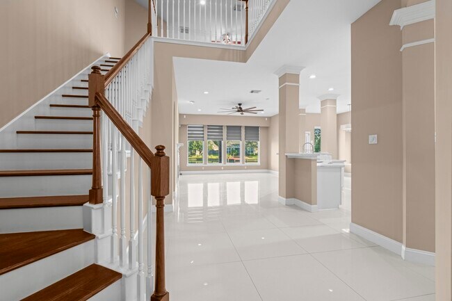 Building Photo - 10011 Lakeside Gables Dr