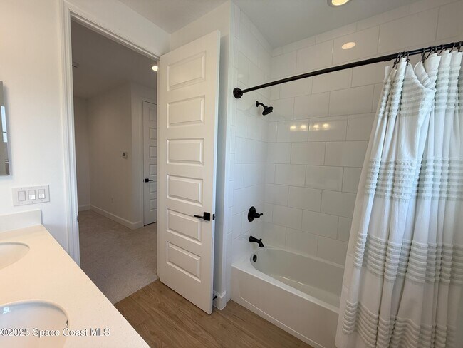 Building Photo - 8367 Gullen Dr