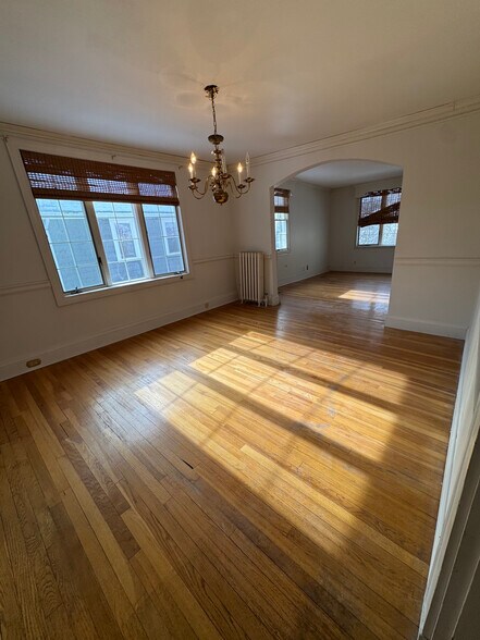 Building Photo - 11 Linwood Ave