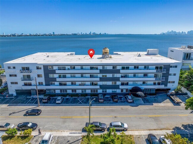 Building Photo - 1880 S Treasure Dr