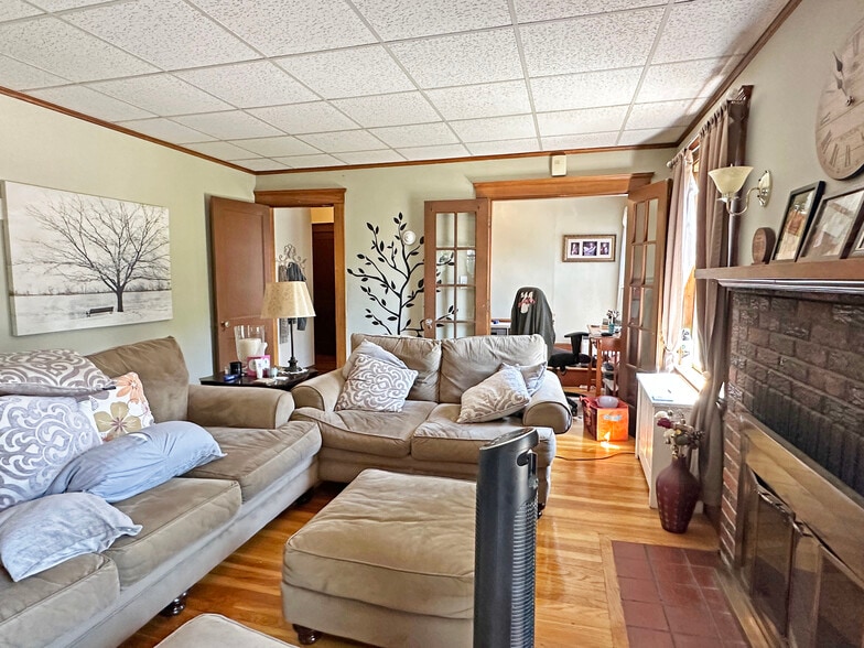 Primary Photo - 315 Lowell Ave