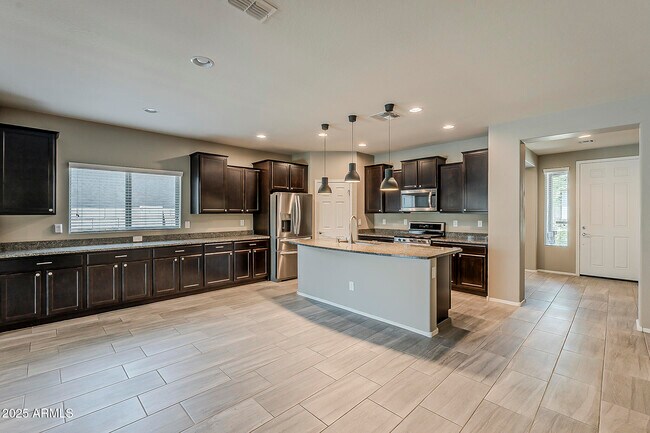 Building Photo - 10819 W Bronco Trail