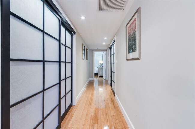 Building Photo - 3430 Galt Ocean Dr