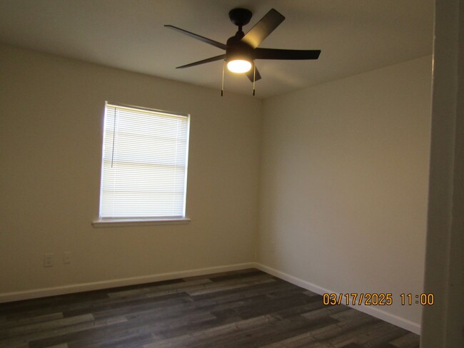 Building Photo - Remodeled three-bedroom home located in th...