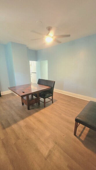 Living room Entrance - 1003 Middle Rd