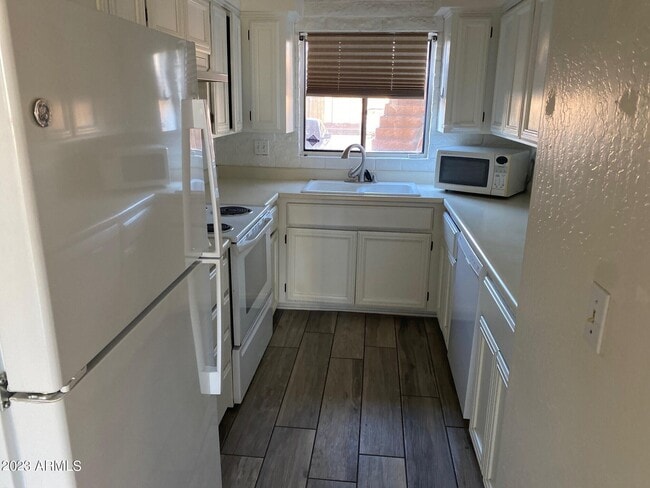 Building Photo - 4437 E Hubbell St