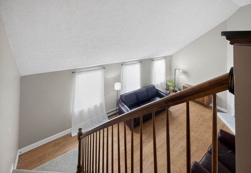 Building Photo - 15 Culver St