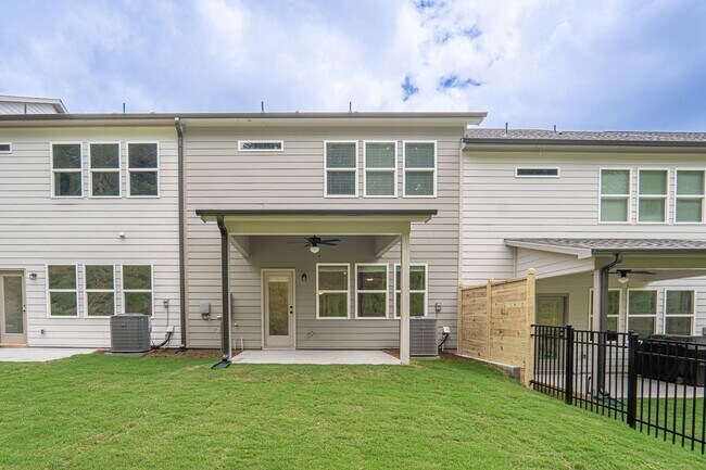 Building Photo - Never-Lived-In 3BR/3BA Home Featuring Modern Design & Premium Finishes