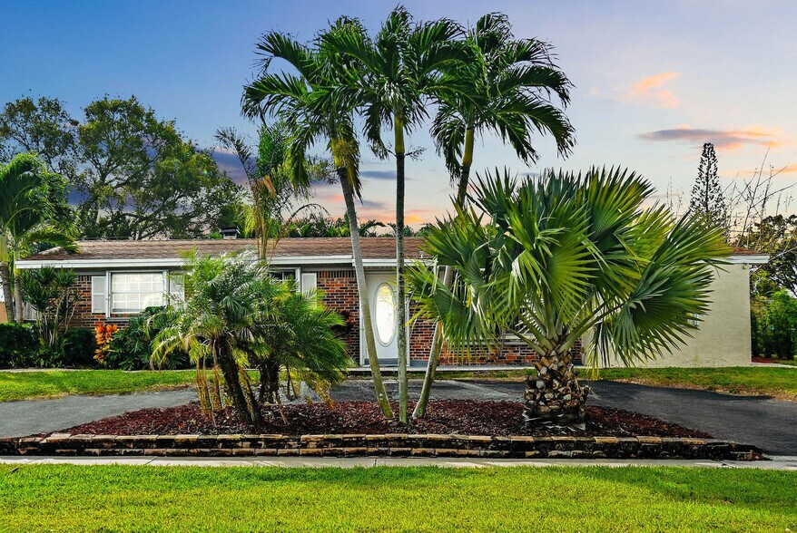 Building Photo - 3252 Florida Blvd