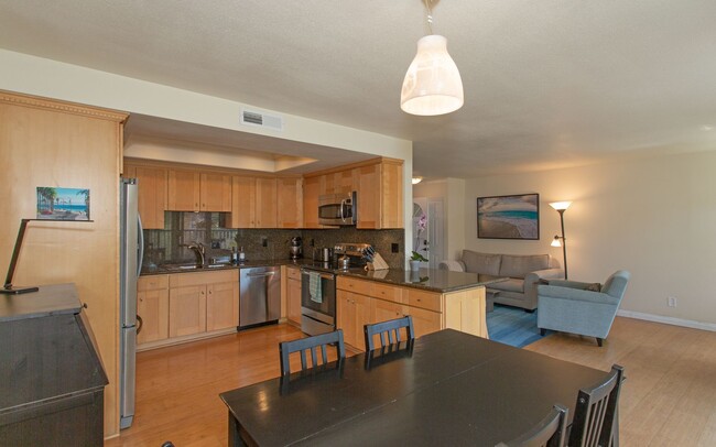 Building Photo - Carlsbad Village  Furnished 2 bedroom/2 ba...