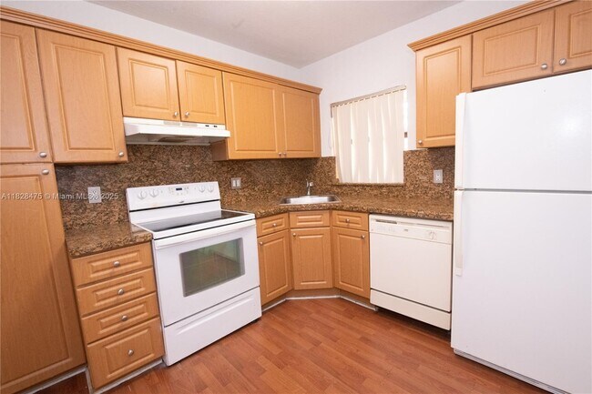 Building Photo - 3883 Coral Tree Cir