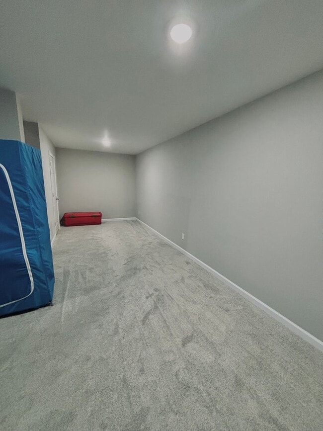 Building Photo - ONE OF A KIND 5bed/4bath!  *HOME THEATER* ...