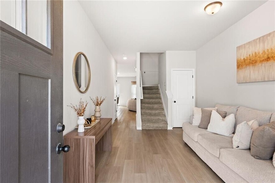 Building Photo - 2538 Polaris Way SW