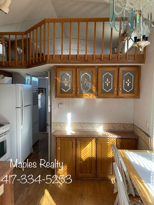 Building Photo - Cute As A  Button Tiny Home in Branson, Mo
