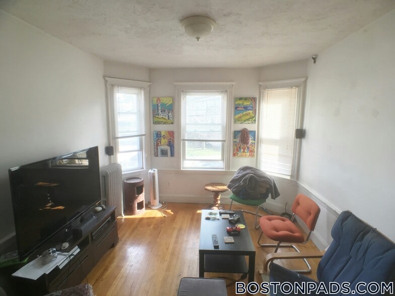 Building Photo - 41 Atkins St