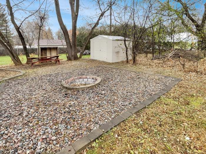 Building Photo - 2022 English St