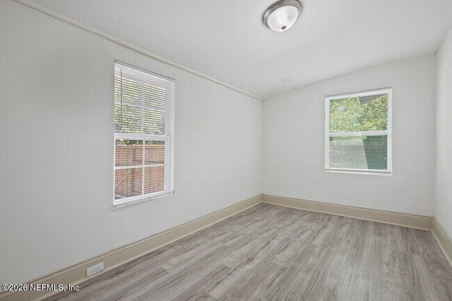 Building Photo - 3058 Rosselle St