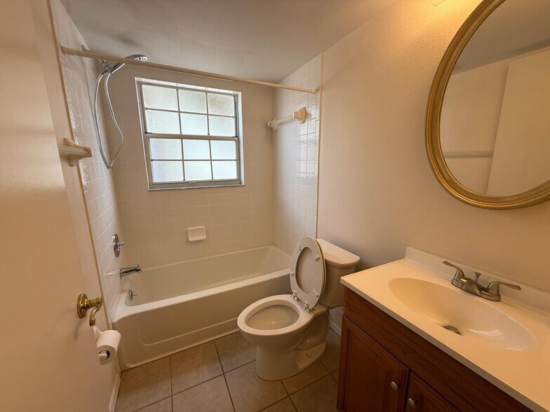 Building Photo - 8144 Fairways Cir