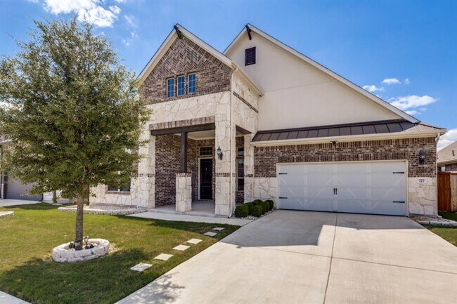 Building Photo - 727 Spinnaker Loop