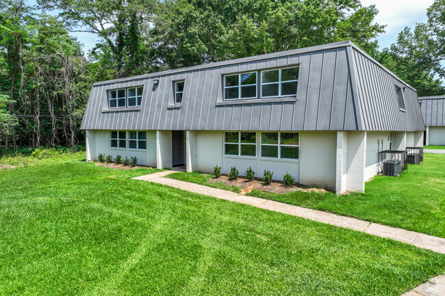 Building Photo - Meadows Apartments