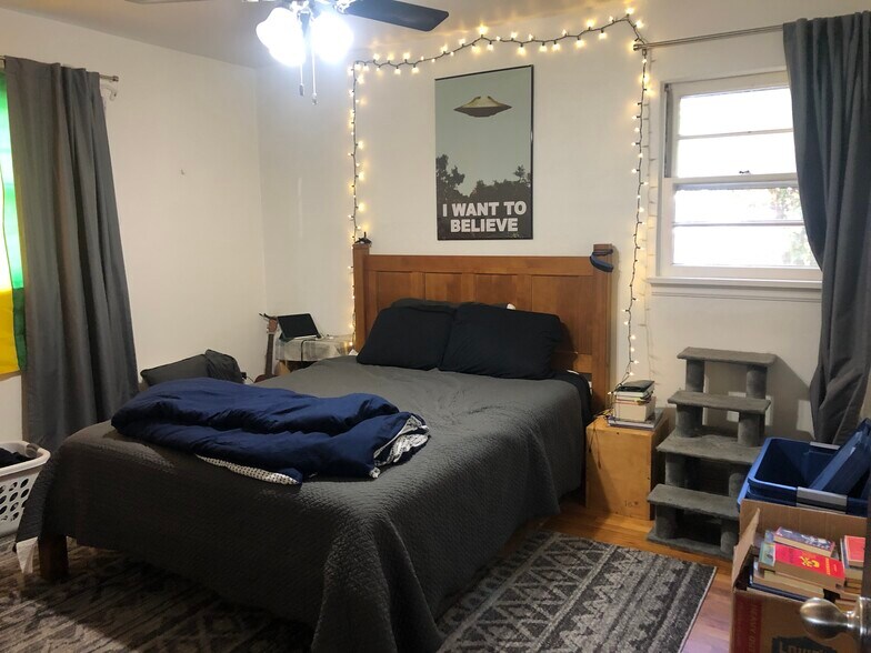 Building Photo - 1010 NW Fisk St