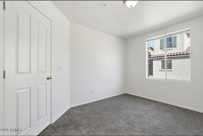 Building Photo - 161 W Campbell Ct