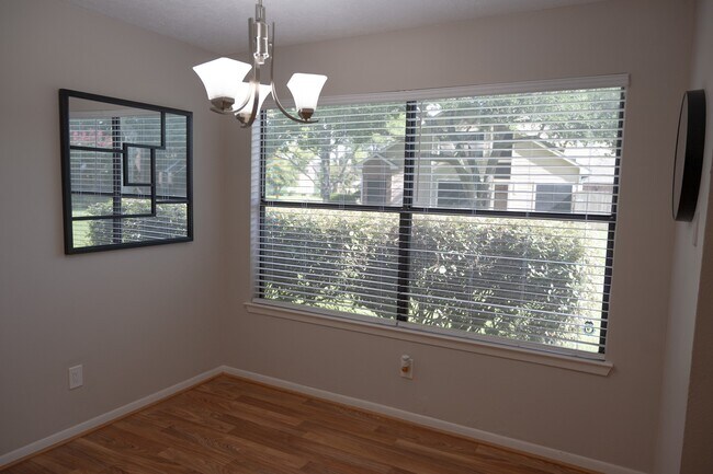 Building Photo - 1482 Gemini St