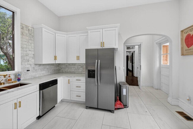 Building Photo - 1015 Union St