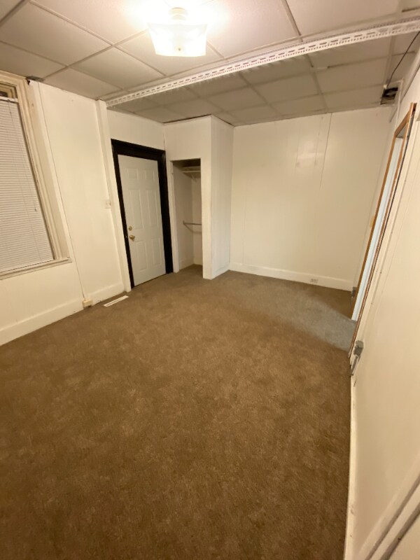 Building Photo - 922 7th St E