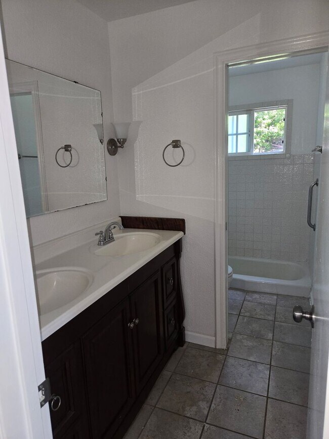 Building Photo - Just 2495.00 For This Lovely Home