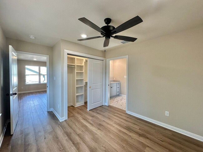 Building Photo - Available Now! Stunning 1 Bedroom 1 Bath N...