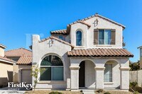 Building Photo - 934 E Shady Charmer Ave