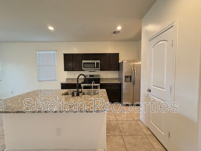 Building Photo - 25681 W Desert Dr