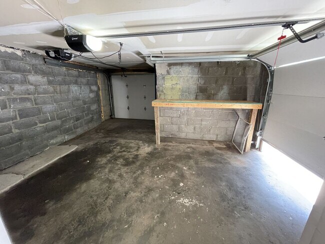 Building Photo - 2202 N 51st St