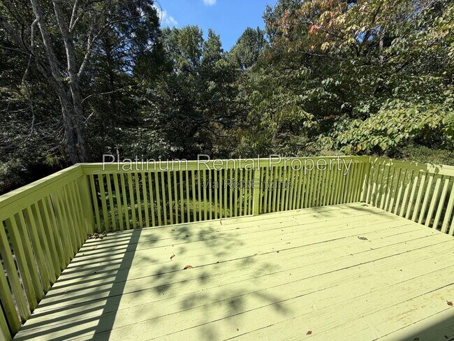 Building Photo - 6533 Meadow Rue Dr