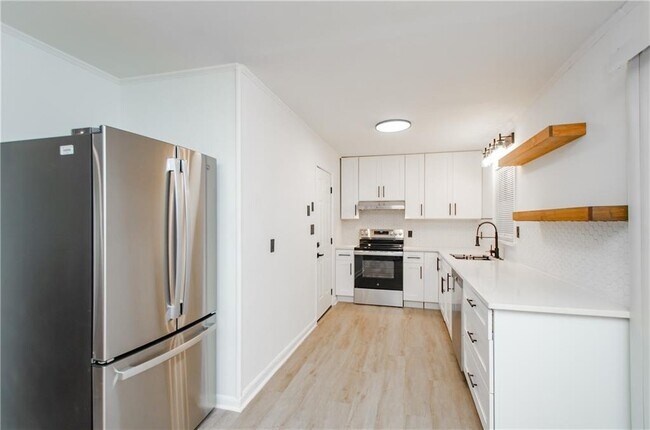 Building Photo - 3833 Wedgefield Cir