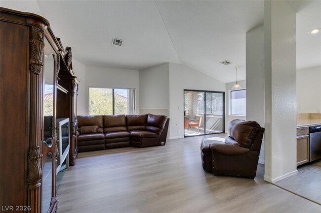 Building Photo - 5054 S Rainbow Blvd