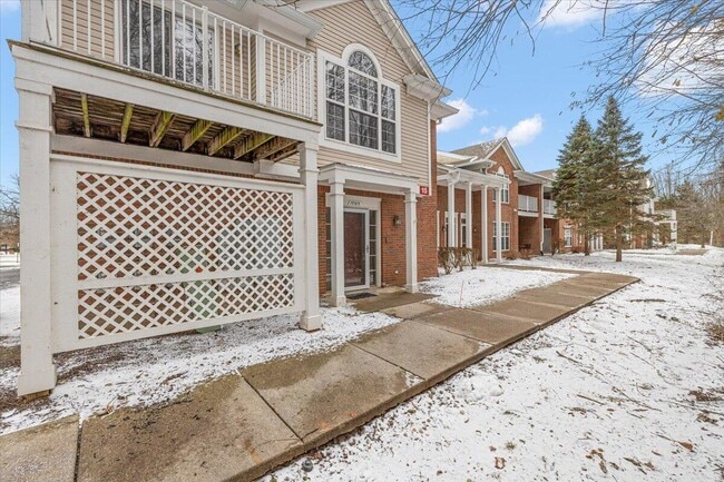 Building Photo - 15915 Morningside