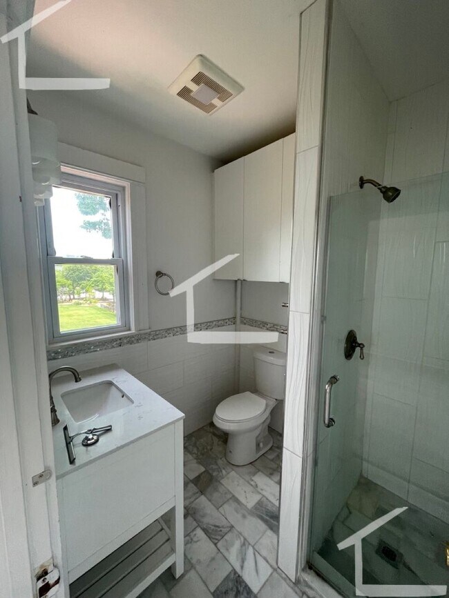 Building Photo - HOT CAMBRIDGE LISTING!!!!!