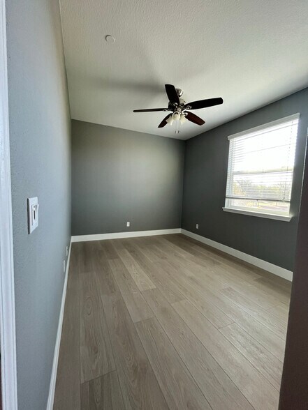 Building Photo - 4081 Gunnar Dr