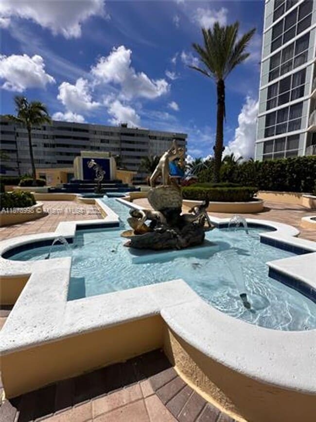 Building Photo - 7601 E Treasure Dr