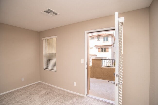 Building Photo - COMING SOON!! GorgeousTownhome in Summerlin