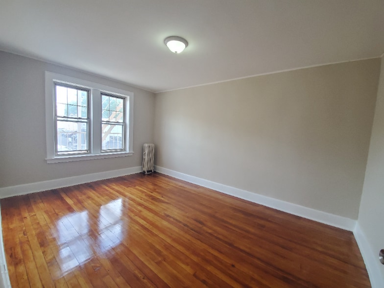 Building Photo - 388 Bloomfield Ave