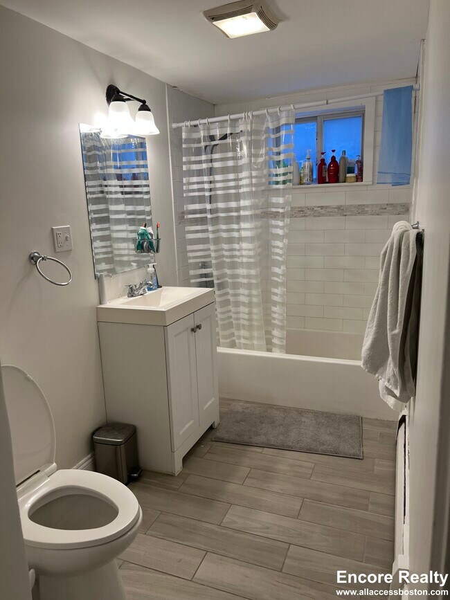 Building Photo - 63 Selkirk Rd