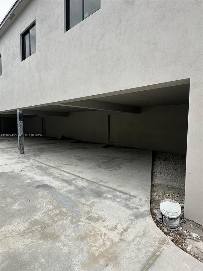 Building Photo - 6480 NE 1st Ave