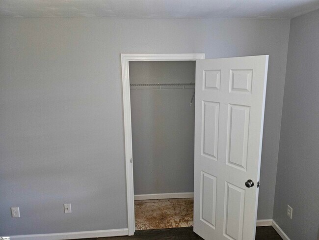 Building Photo - 132 Falcon Ridge Dr