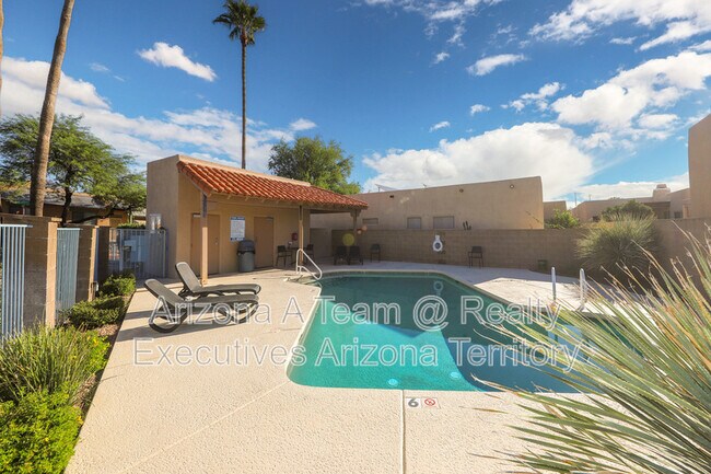 Building Photo - 3760 N Bay Horse Loop