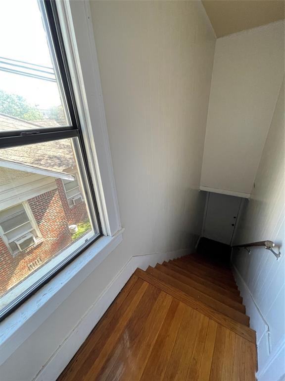 Building Photo - 2406 Brun St