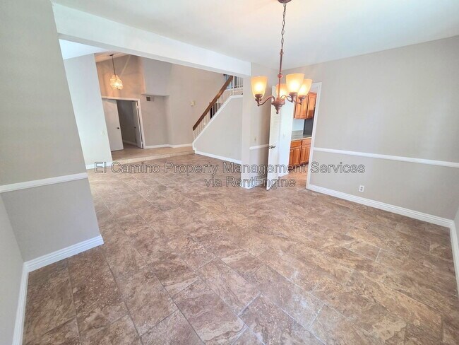 Building Photo - 2702 Belmont Ct